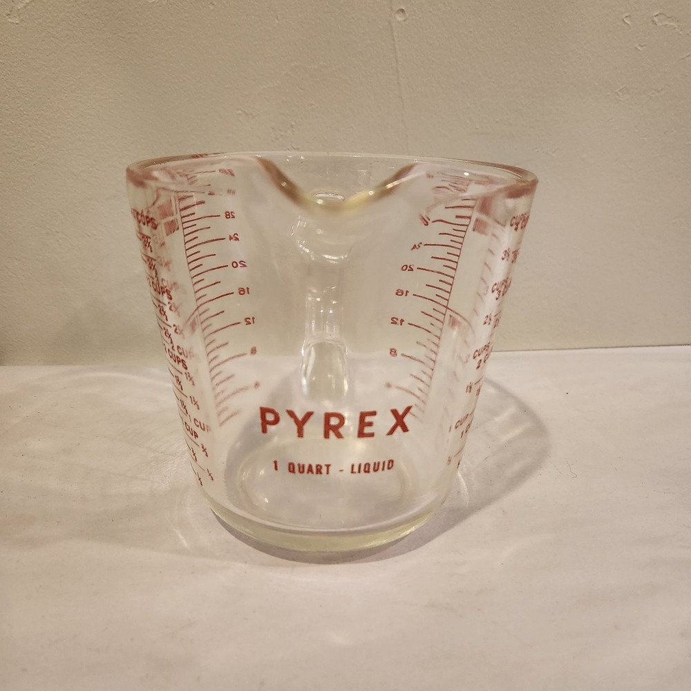 Vintage Pyrex 4 Cup D-Handle Measuring Cup # 532 Red Lettering 1 Quart-Liquid